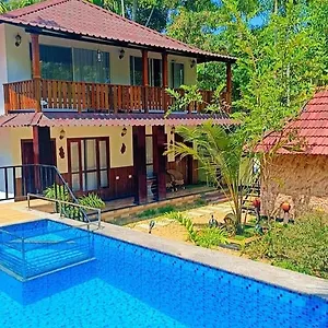 https://lake-front.kerala-hotels.net