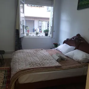 Oakland Hostel Tirana